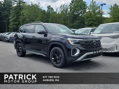 New 2025 Volkswagen Atlas Peak Edition SE