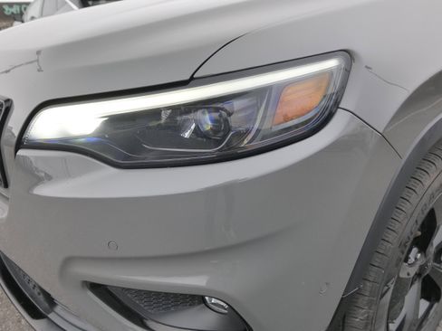 Used 2023 Jeep Cherokee Altitude Lux image 11