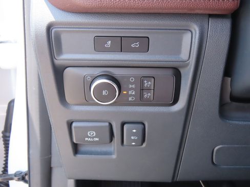 Used 2024 Ford Expedition Limited AWD/4WD image 27