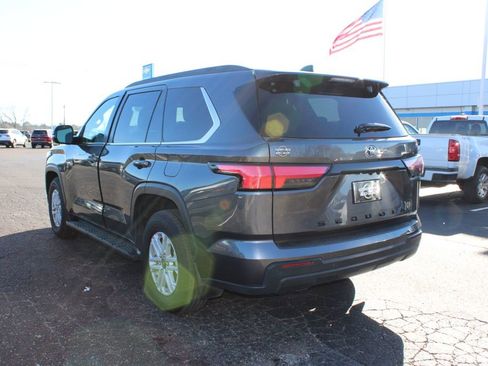 Used 2025 Toyota Sequoia SR5 image 7