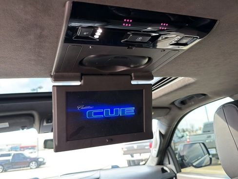 Used 2018 Cadillac Escalade Platinum image 64