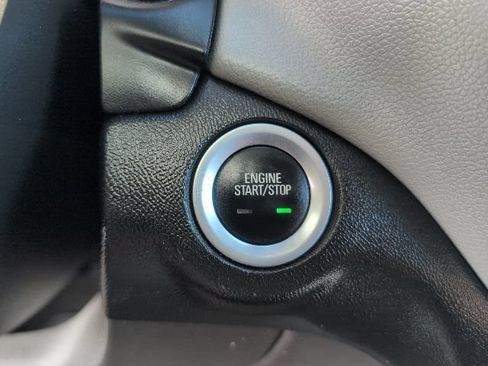 Used 2020 Chevrolet Equinox LT FWD image 22