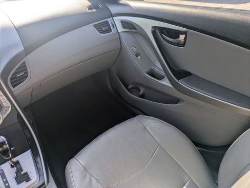 Used 2013 Hyundai Elantra Limited w/ Technology Pkg image 15