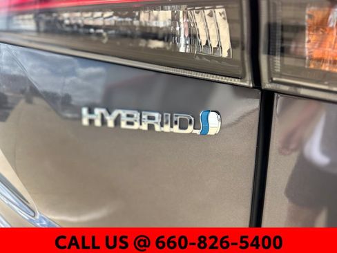 Used 2022 Toyota Highlander XLE AWD/4WD image 10