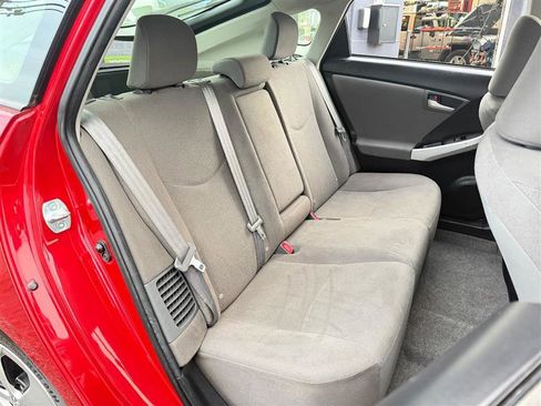 Used 2015 Toyota Prius Two FWD image 19