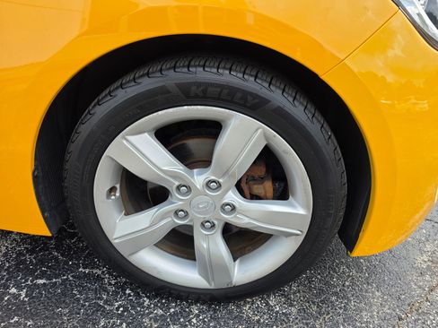 Used 2014 Hyundai Veloster w/ Style Package 02 FWD image 12