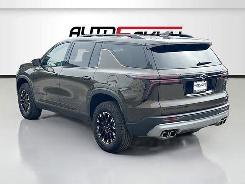 Used 2025 Chevrolet Traverse Z71 w/ Enhanced Driving Package AWD/4WD image 5