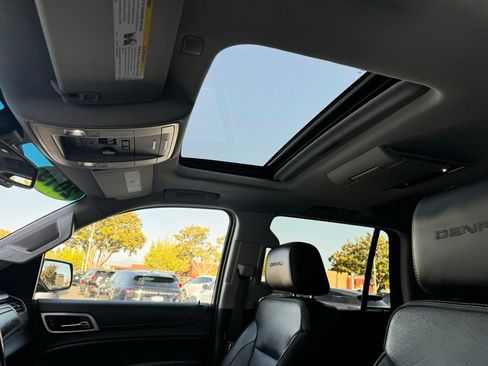Used 2019 GMC Yukon Denali w/ Open Road Package RWD image 14