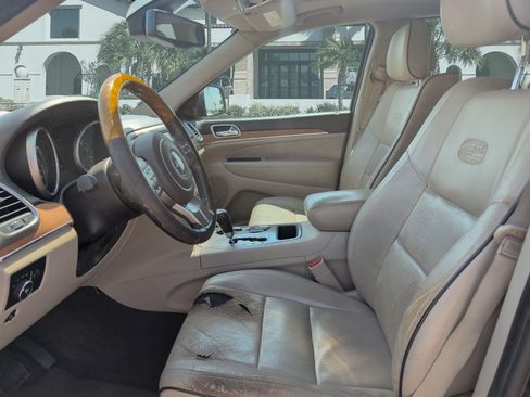 Used 2013 Jeep Grand Cherokee Overland w/ Advance Technology Group RWD image 11