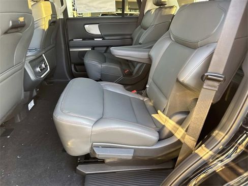 New 2025 Ford Expedition Active image 18