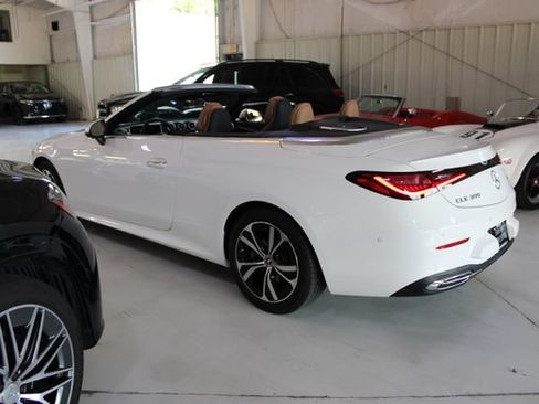 Used 2024 Mercedes-Benz CLE 300 4MATIC Cabriolet image 44