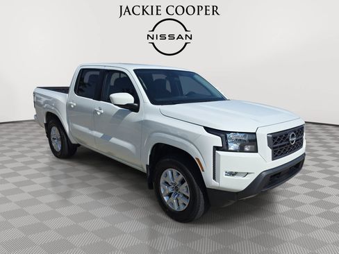 Used 2024 Nissan Frontier SV w/ SV Convenience Package RWD image 3