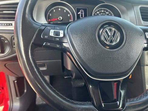 Used 2016 Volkswagen Golf S FWD image 20