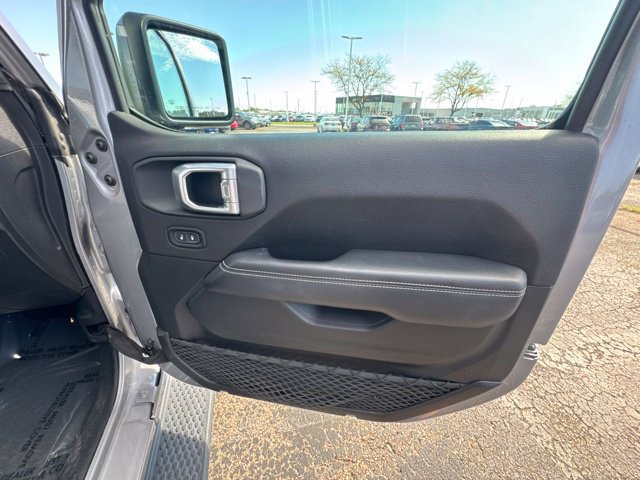 Used 2019 Jeep Wrangler Unlimited Sahara AWD/4WD image 17
