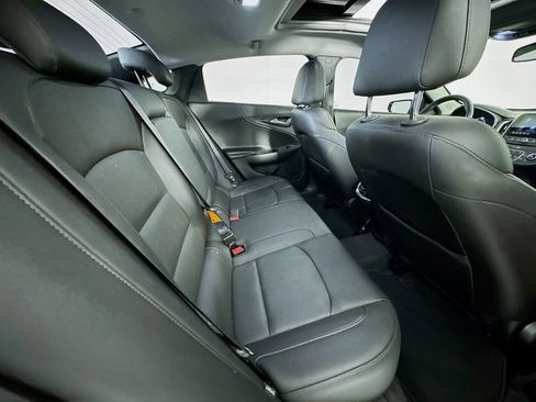 Used 2019 Chevrolet Malibu Hybrid w/ Leather Package image 37