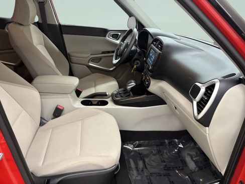 Used 2020 Kia Soul LX image 18