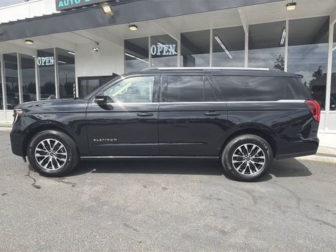 Used 2025 Ford Expedition Max Platinum AWD/4WD image 3