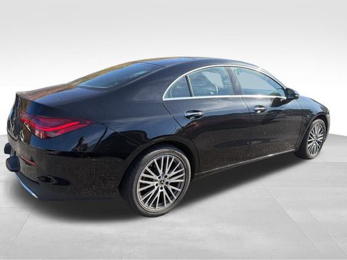 Used 2025 Mercedes-Benz CLA 250 image 4