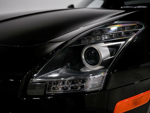 Used 2012 Mercedes-Benz SLS AMG Roadster image 28