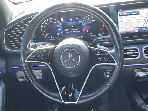 Used 2024 Mercedes-Benz GLS 450 4MATIC image 9