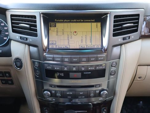 Used 2011 Lexus LX 570 4WD w/ Luxury Pkg image 35