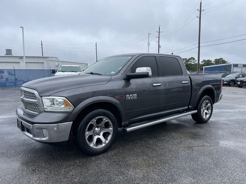 Used 2018 RAM 1500 Laramie w/ Convenience Group image 4