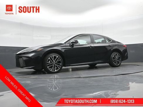 Used 2025 Toyota Camry XLE image 43