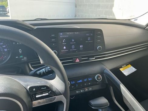 Used 2022 Hyundai Elantra SEL w/ Cargo Package FWD image 20