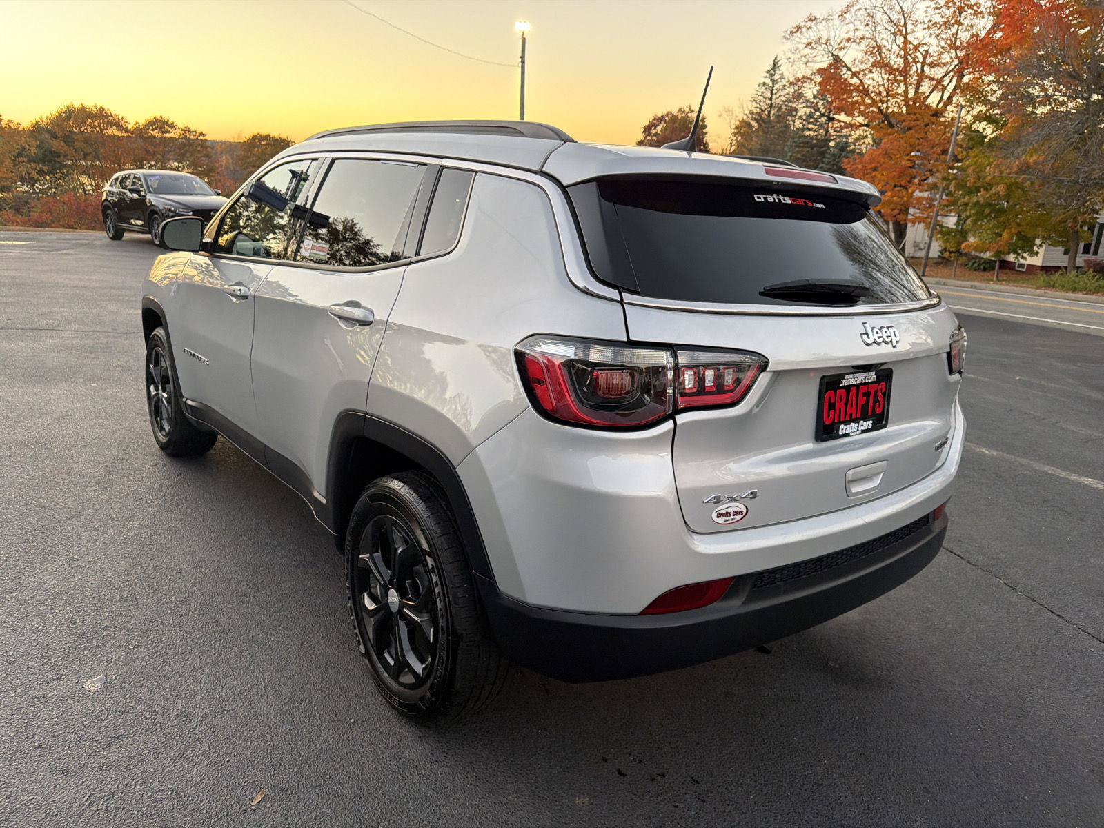Used 2024 Jeep Compass Latitude AWD/4WD image 3