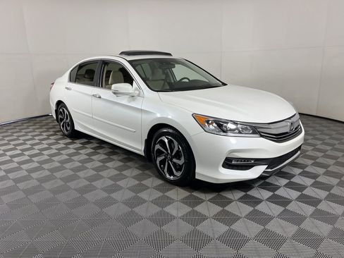 Certified 2017 Honda Accord EX-L image 16