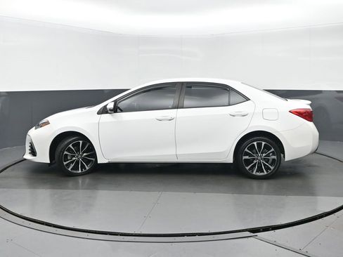 Used 2017 Toyota Corolla L image 2