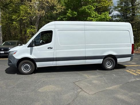 Used 2022 Mercedes-Benz Sprinter 3500 image 4