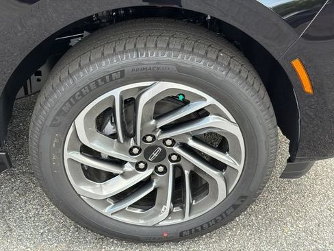 New 2027 Lincoln Navigator Premiere RWD image 12