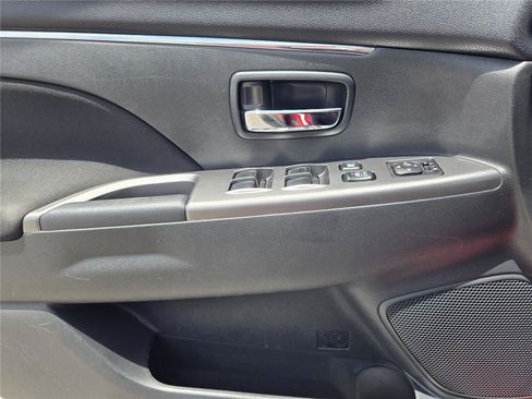 Used 2018 Mitsubishi Outlander Sport ES FWD image 19