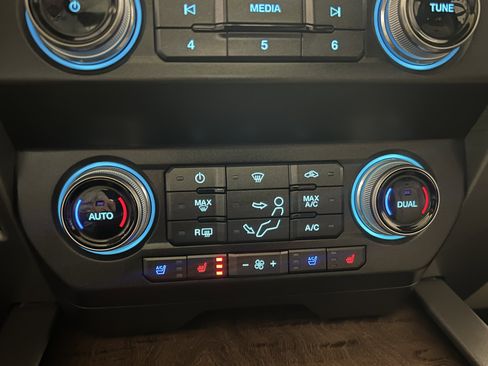 Used 2019 Ford F250 Limited w/ FX4 Off-Road Package image 7