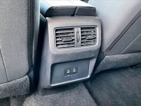 Used 2025 Nissan Rogue SV image 33