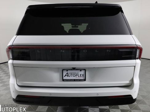 Used 2025 Lincoln Navigator Black Label AWD/4WD image 6