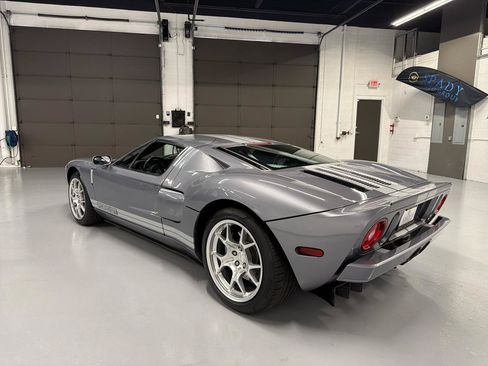 Used 2006 Ford GT RWD image 5