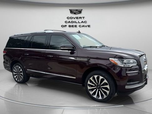 Used 2024 Lincoln Navigator L Reserve image 1