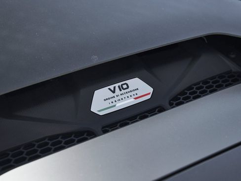 Used 2022 Lamborghini Huracan EVO image 10
