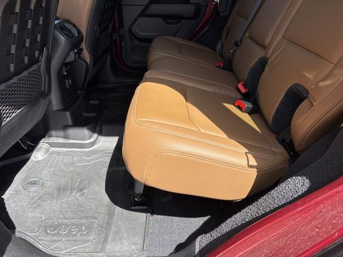 Used 2021 Jeep Wrangler Unlimited Rubicon AWD/4WD image 19
