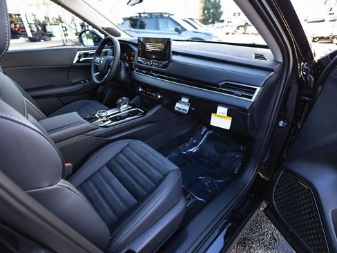 New 2026 Mitsubishi Outlander SE image 28