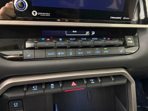 Used 2024 Toyota Sequoia 4WD image 18