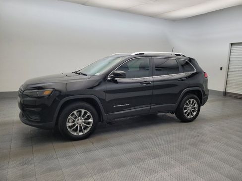 Used 2019 Jeep Cherokee Latitude Plus w/ Trailer Tow Group AWD/4WD image 2