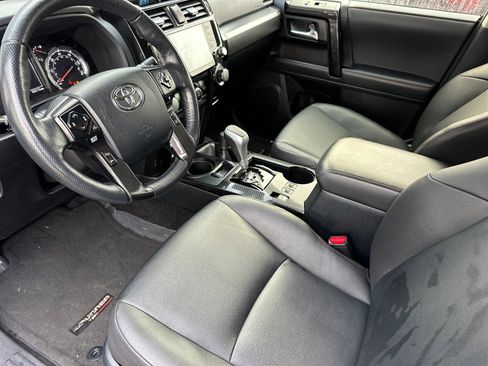 Used 2024 Toyota 4Runner TRD Off-Road Premium image 9