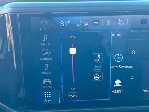 Used 2025 Jeep Wrangler Willys image 15