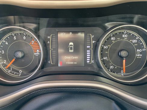 Used 2016 Jeep Cherokee Latitude image 19