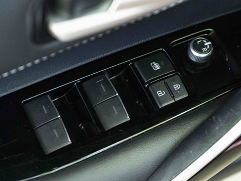 Used 2020 Toyota Corolla XSE FWD image 37