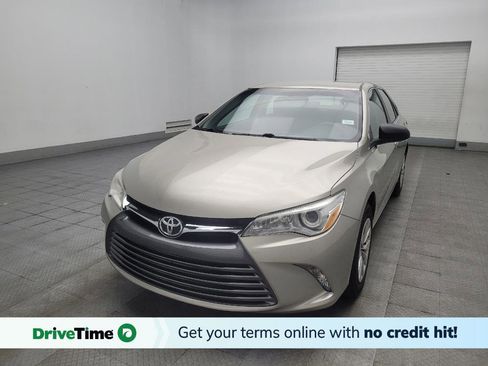 Used 2017 Toyota Camry LE FWD image 1