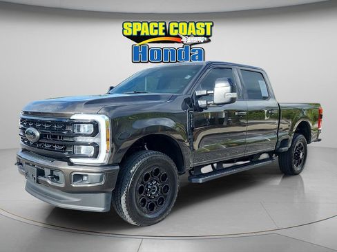 Used 2024 Ford F250 Lariat w/ Black Appearance Package AWD/4WD image 7